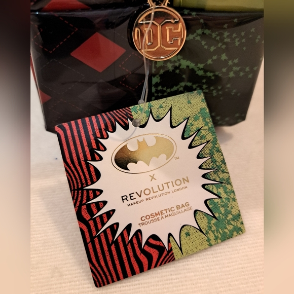 DC Comics Harley Quinn Poison Ivy x Revolution Joker Cosmetic Bag NWT - Picture 5 of 9